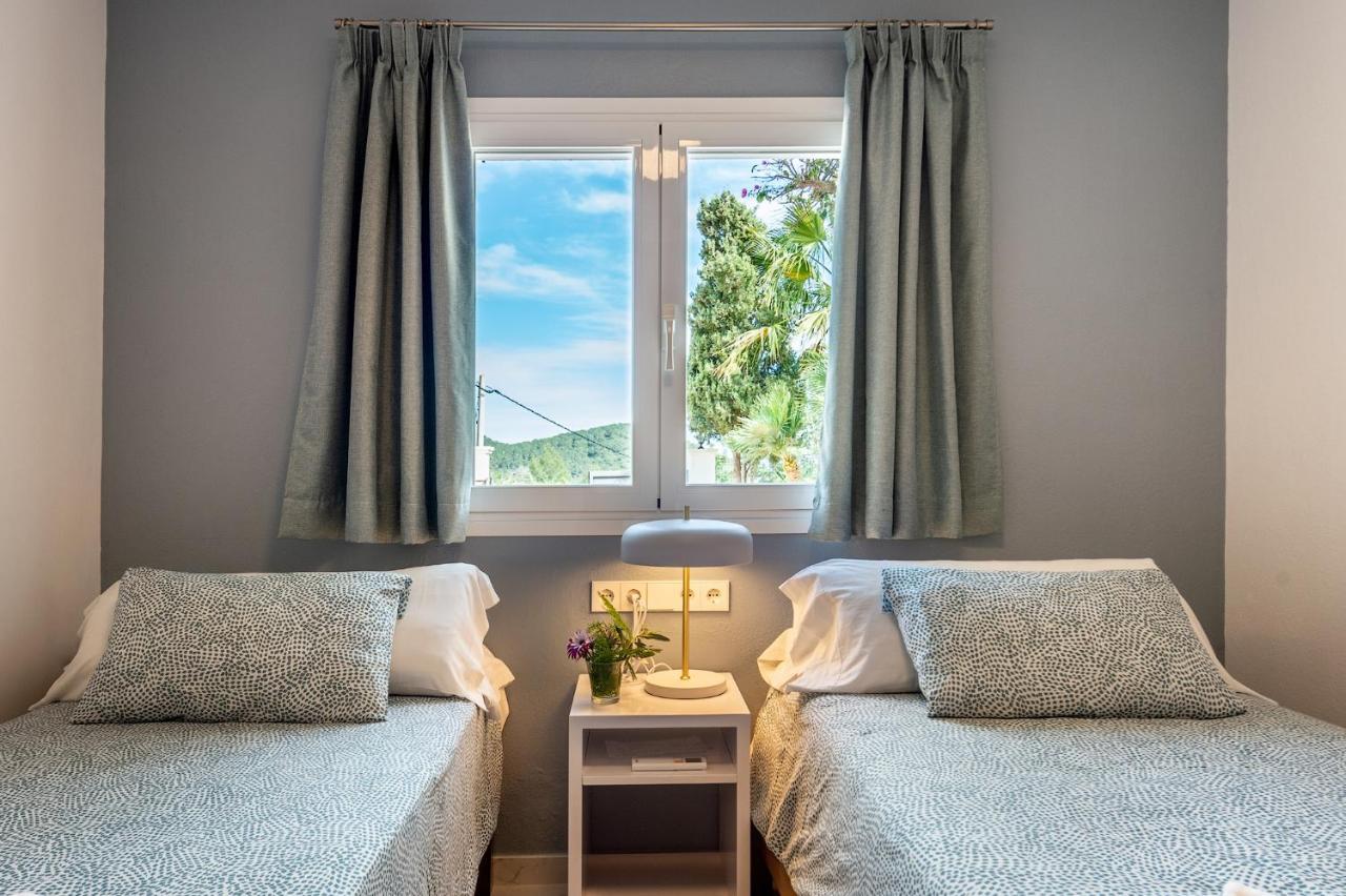 Villa Can Joan I - Fantastic Sunset Views And Family Friendly - San Antonio  Kültér fotó