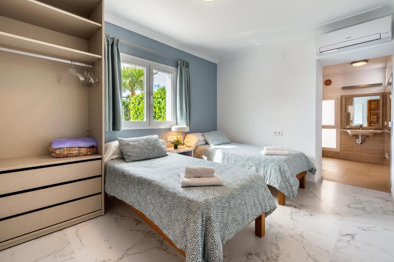 Villa Can Joan I - Fantastic Sunset Views And Family Friendly - San Antonio  Kültér fotó