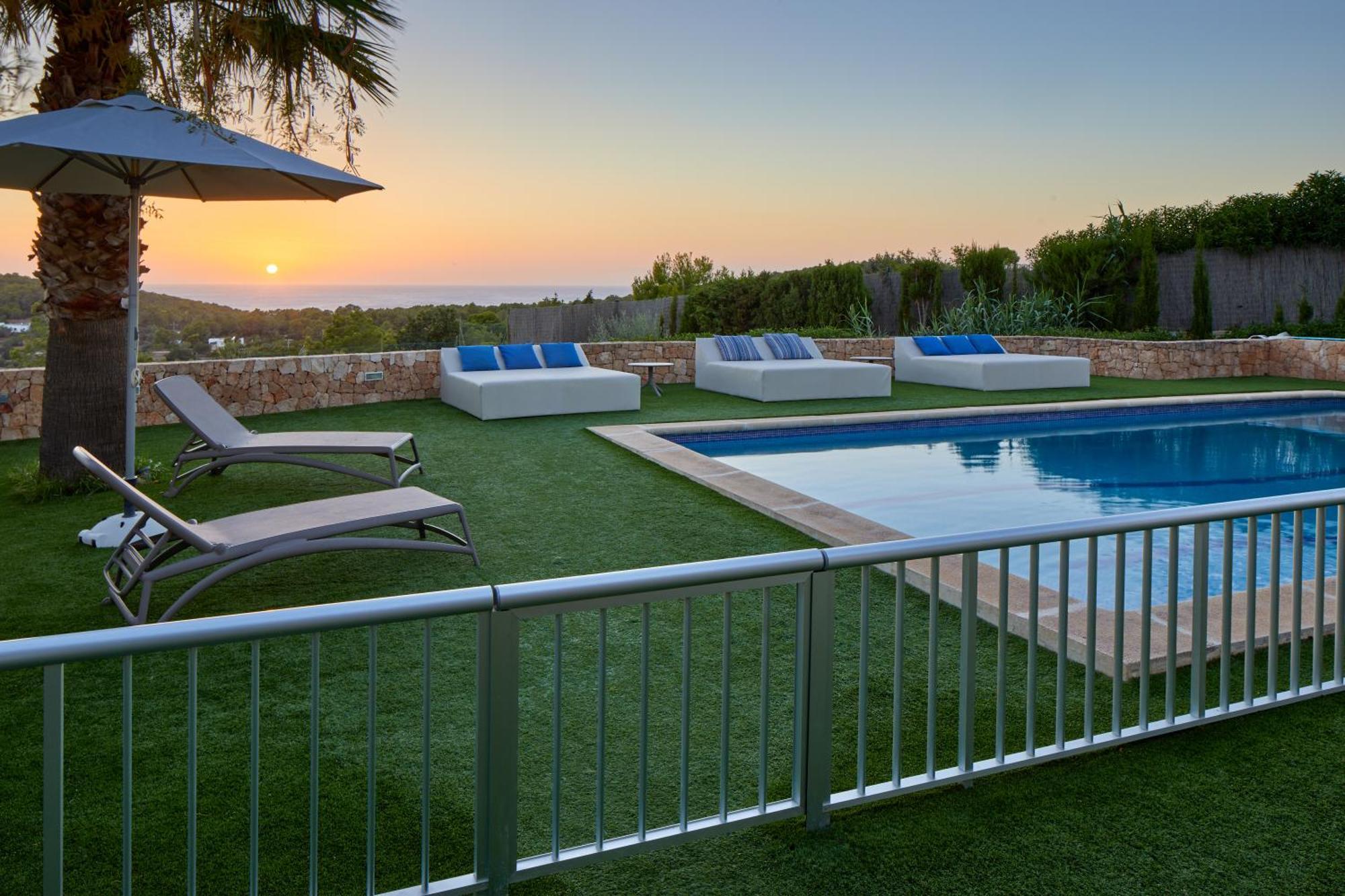 Villa Can Joan I - Fantastic Sunset Views And Family Friendly - San Antonio  Kültér fotó
